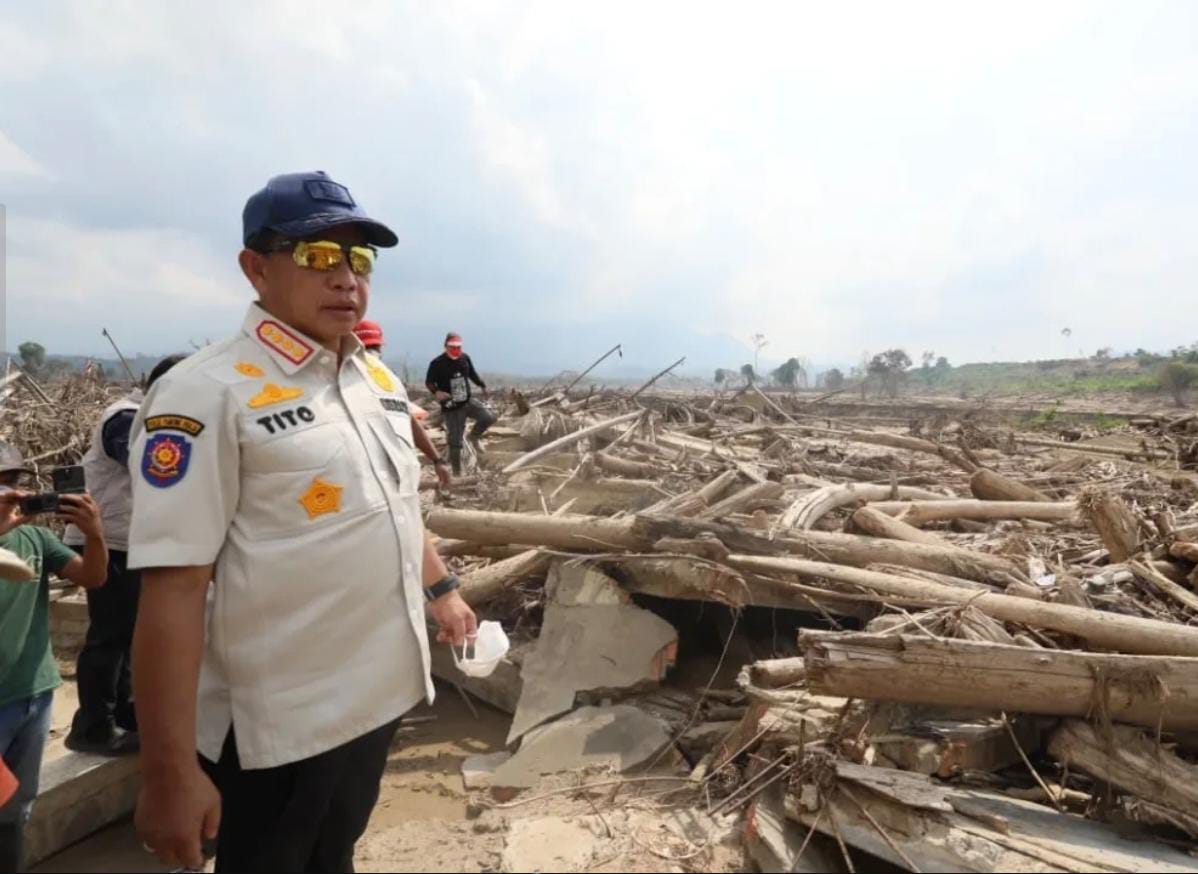 Kayu Gelondongan Banjir Sumatera Boleh Dimanfaatkan, Tito Karnavian Buka Opsi Ekonomi Pascabencana